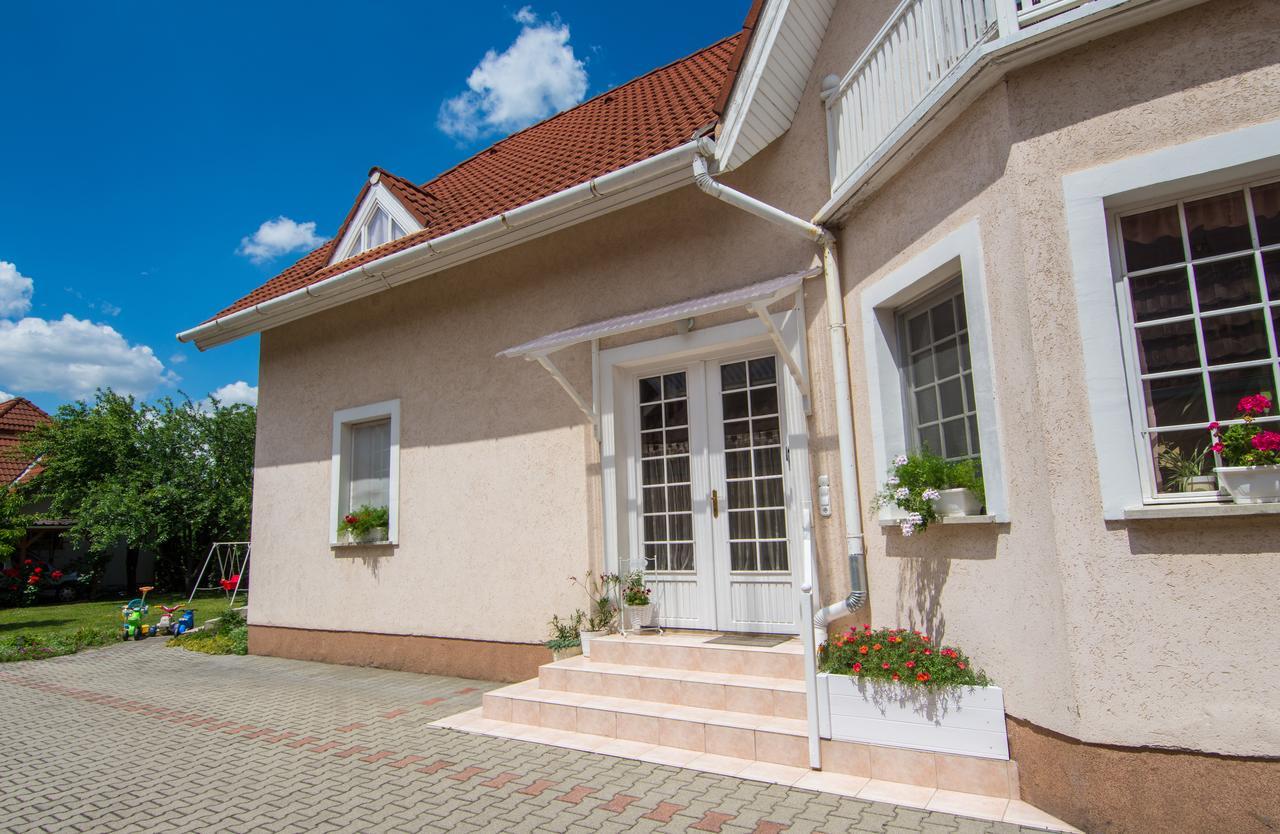 White Apartment Keszthely Exteriér fotografie